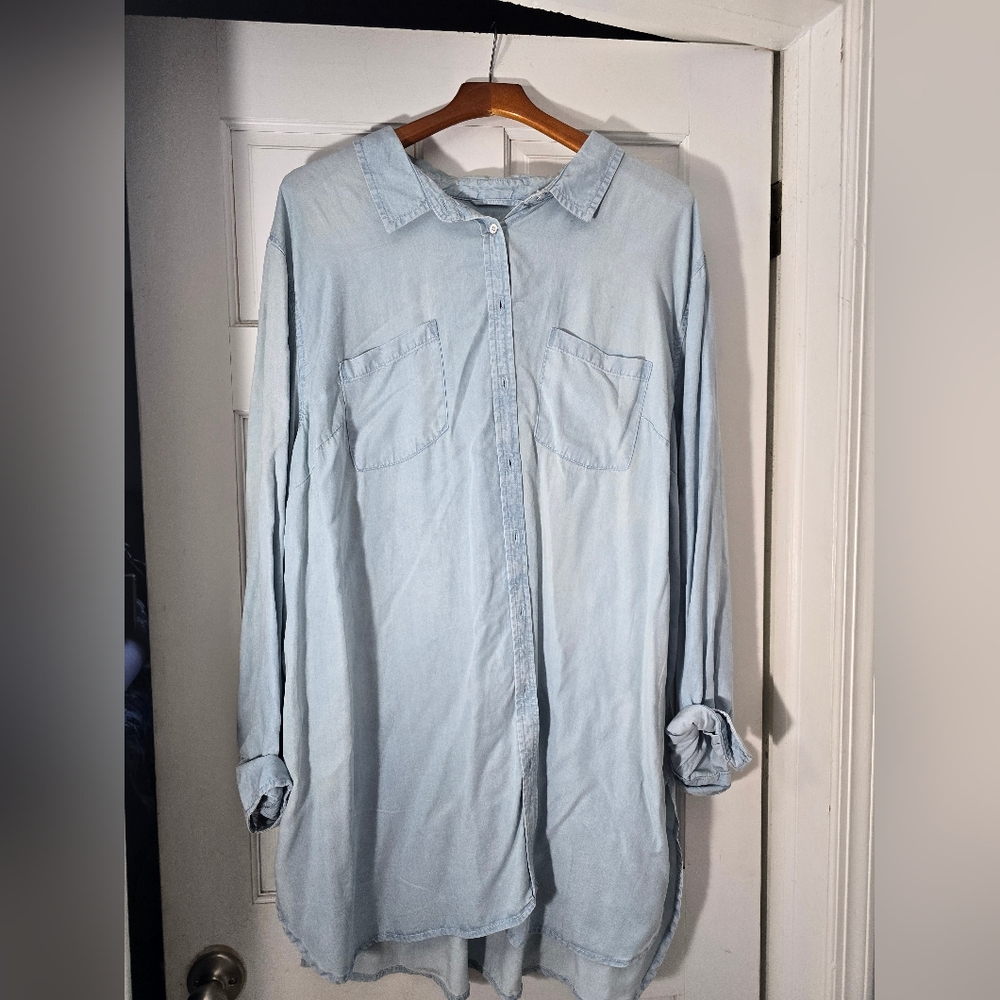 Ava & Viv 4X Button Down Chambray Tunic